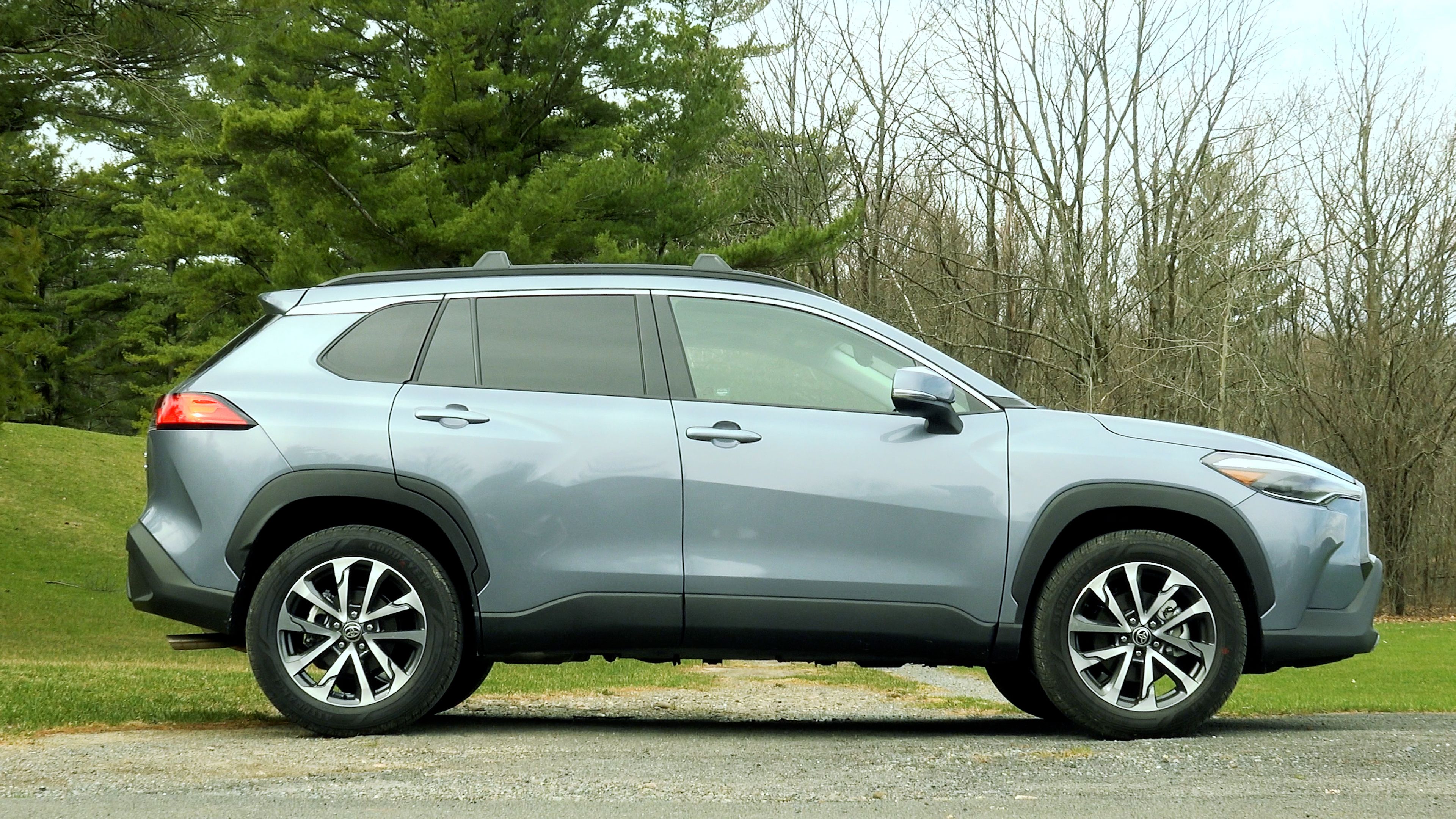 Toyota Corolla Cross Xle Awd Toyota S Most Affordable Crossover Yet