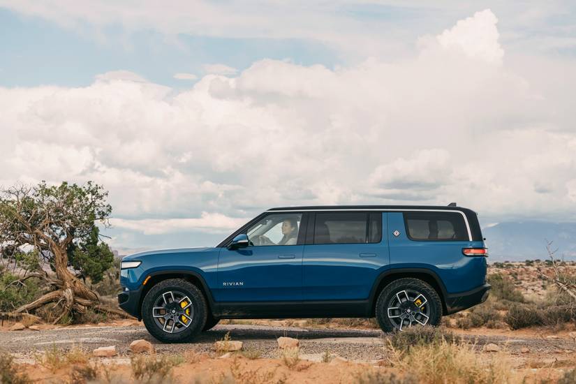 10 Reasons Why The Rivian R1S Is The Best Electric SUV