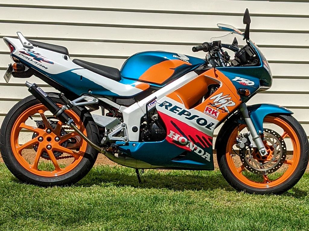 ホンダ　NSR150SP A 1992 Honda NSR150SP Up for Sale Shows the Strength of Two-Stroke