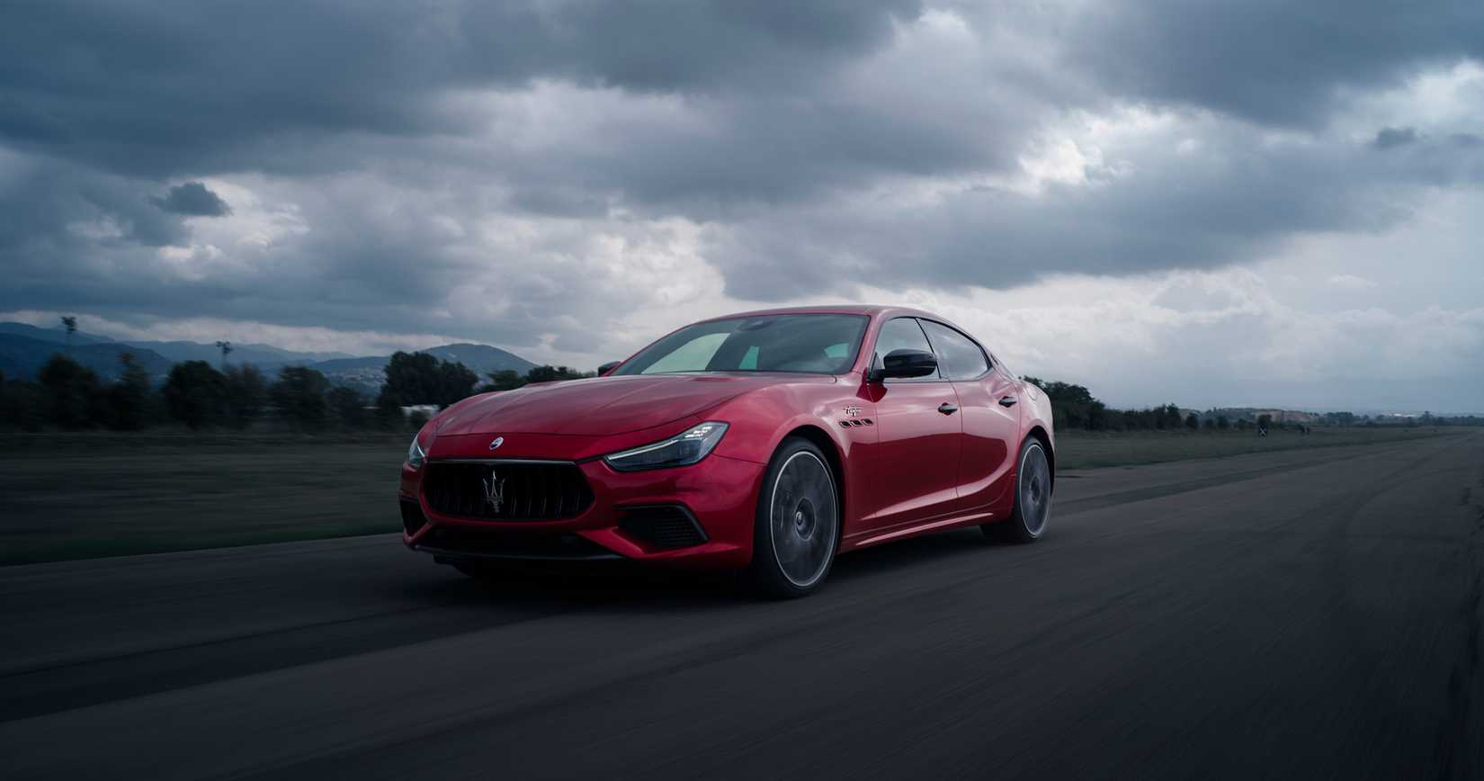Red Maserati Ghibli Trofeo 