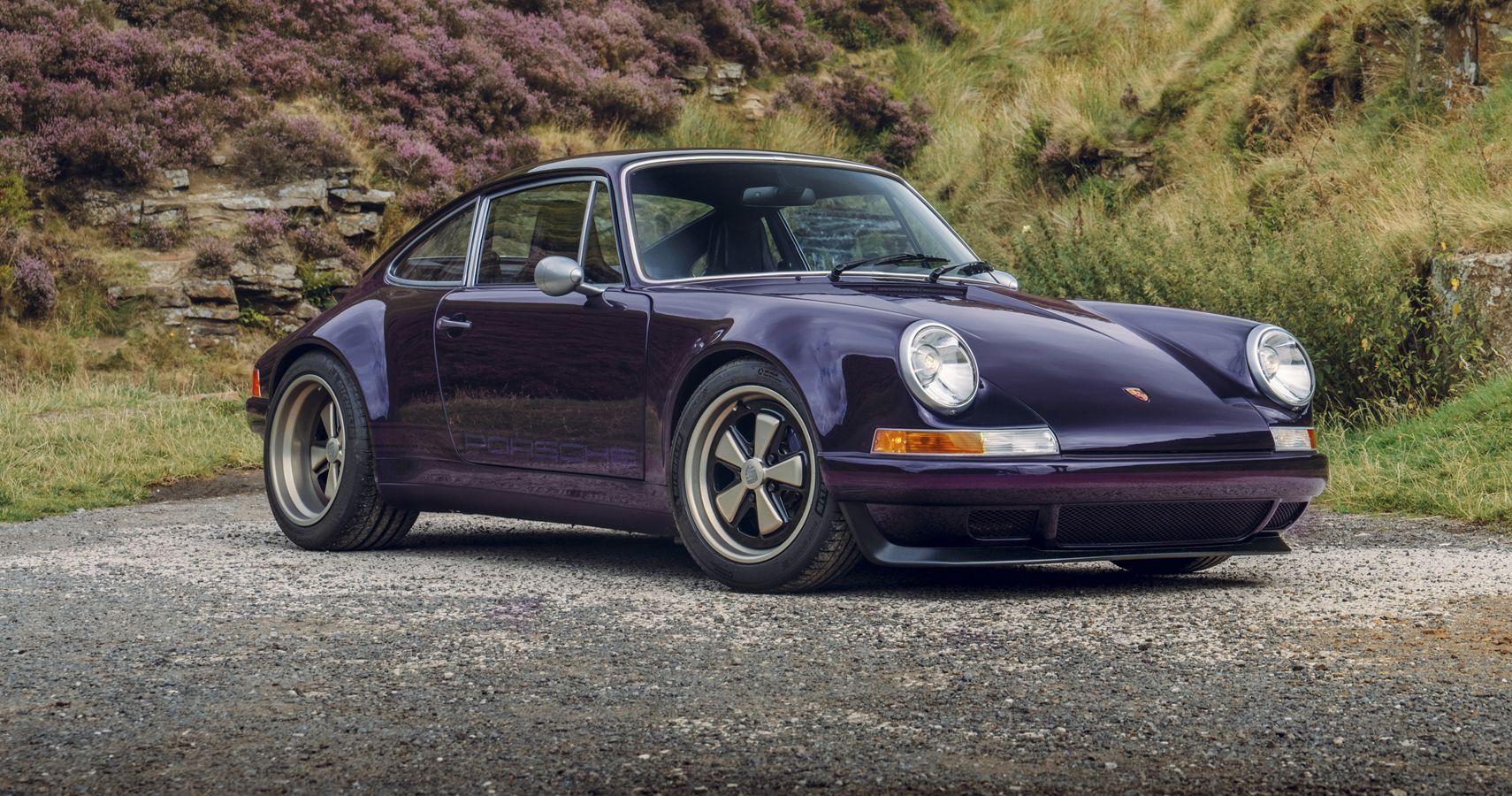 Theon Design Unveils Restomoded Porsche 911 (964) With 400 Horsepower