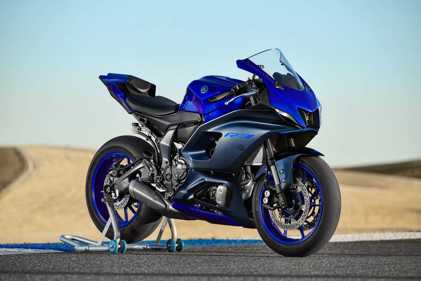 5 Reasons Why We Love The Yamaha R7 (And 5 Why The Old R6 Is Better)