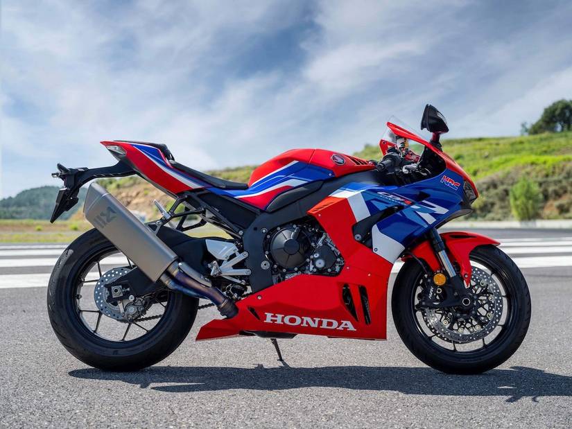10 Reasons Why The 2022 Suzuki GSX-R1000 Is Still The King of Sports Bikes