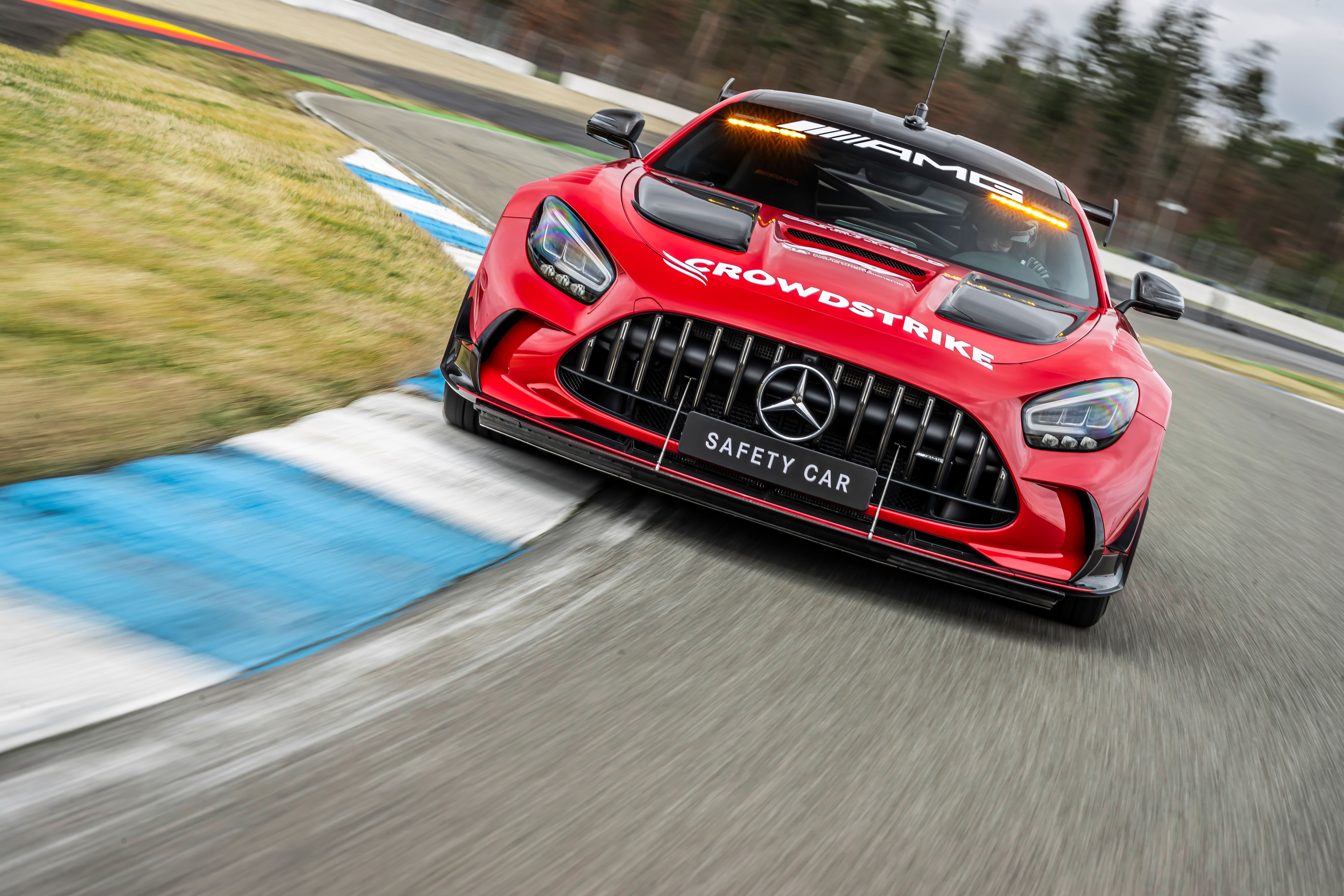Coche de seguridad rojo Mercedes-AMG GT Black Series
