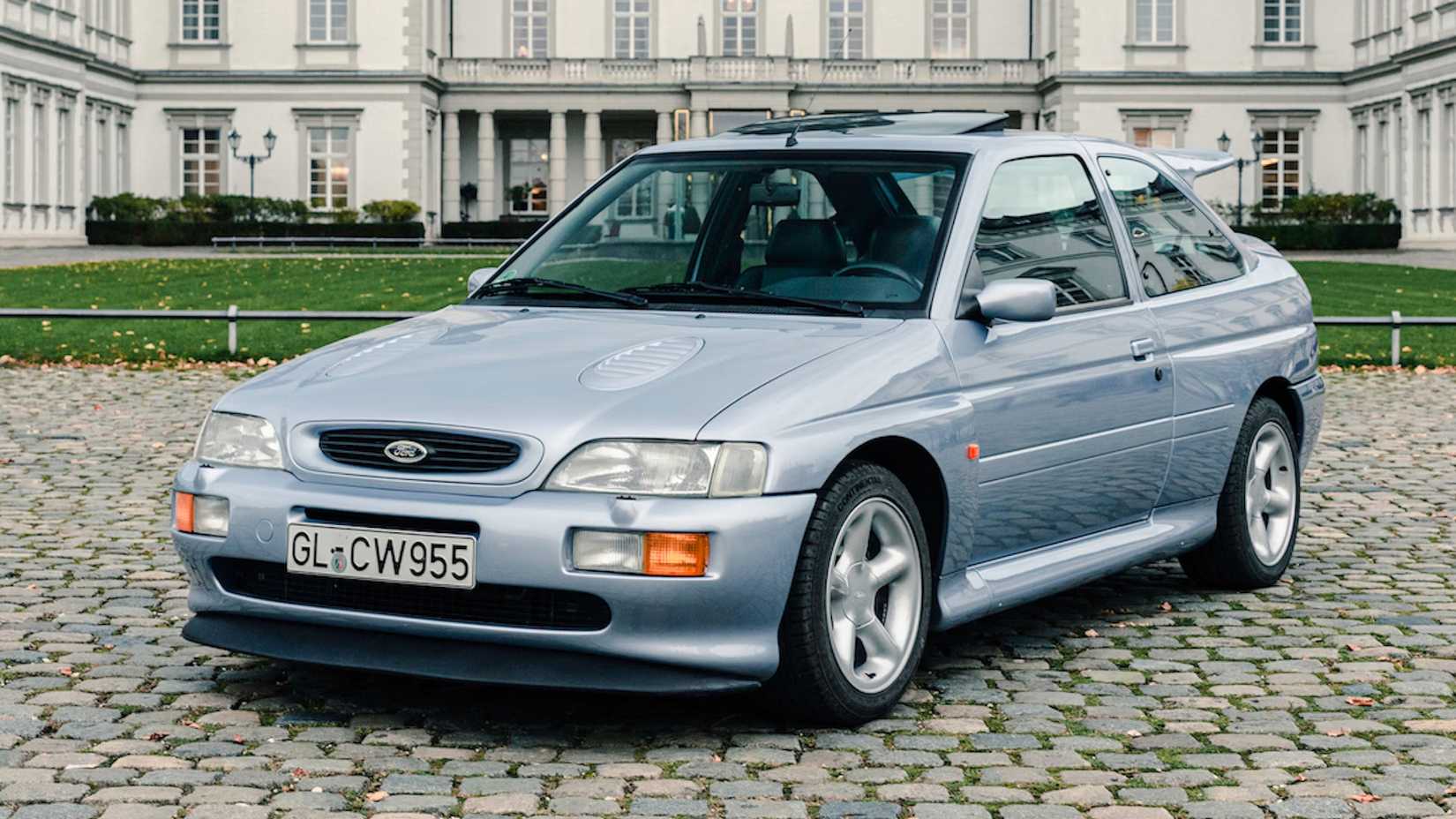 Ford Escort RS Cosworth, front 3/4