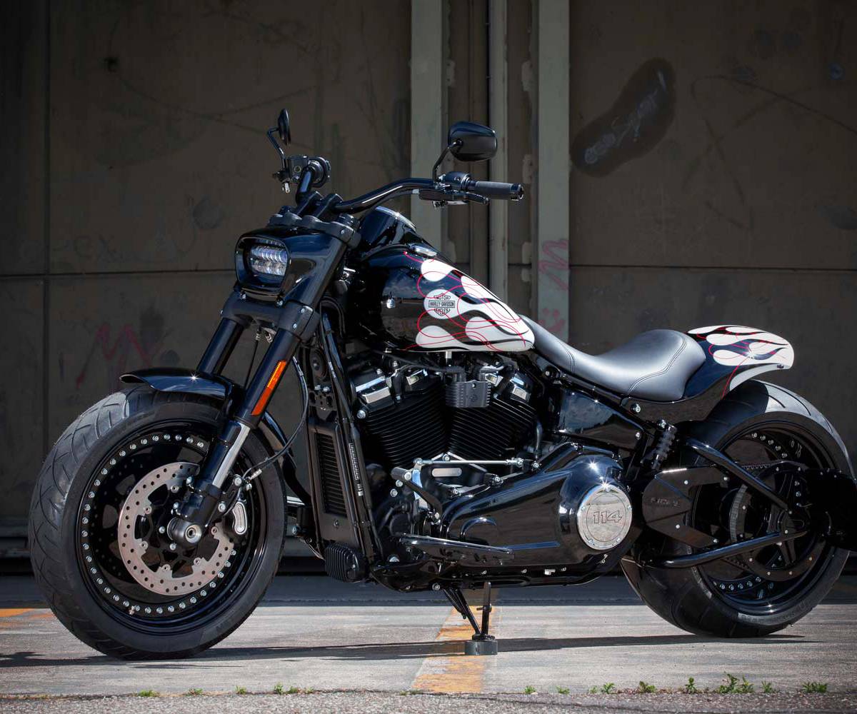 Harley-Davidson Fat Bob Custom Sports Hot Rod Vibes And A Flame Livery