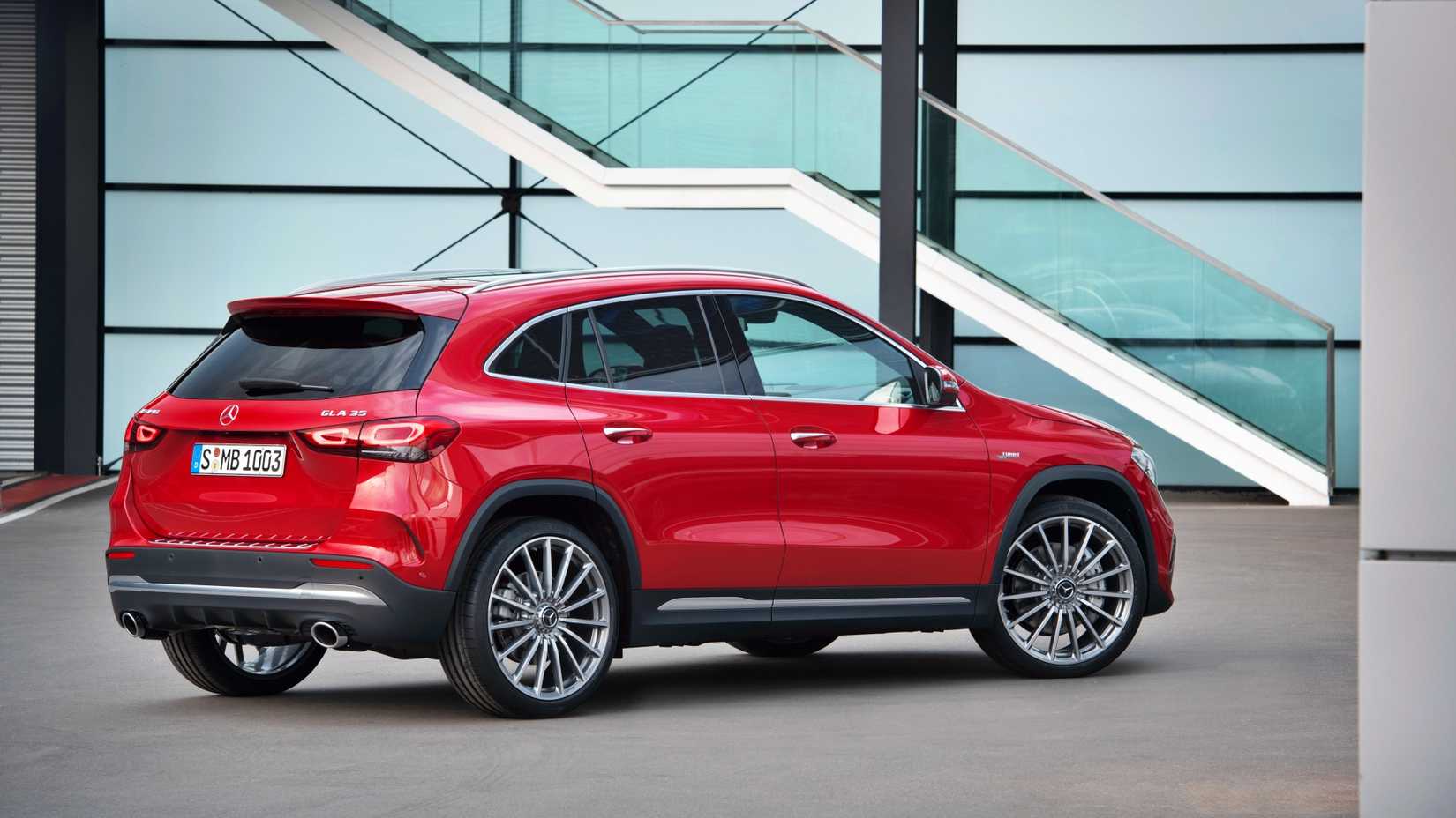 Red Mercedes-GLA 35 AMG