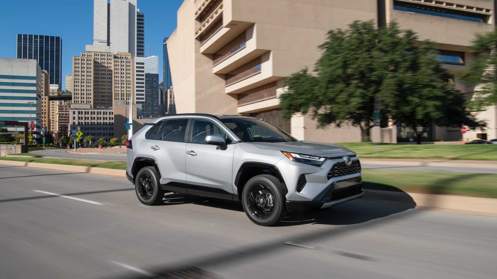 Silver 2022 Toyota Rav4 SE Hybrid
