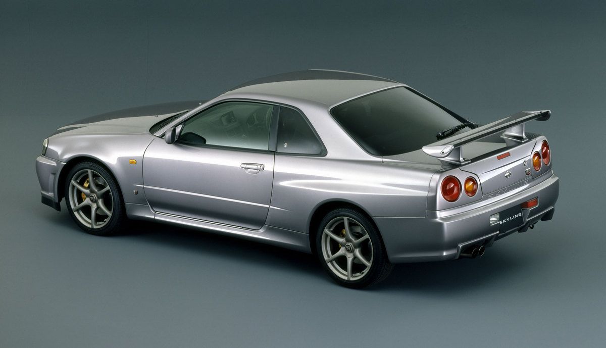 Here’s What Makes the Nissan Skyline GT-R R34 The Ultimate Japanese Icon
