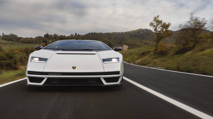 10 Ways The 2022 Lamborghini Countach Is Better Than The Original