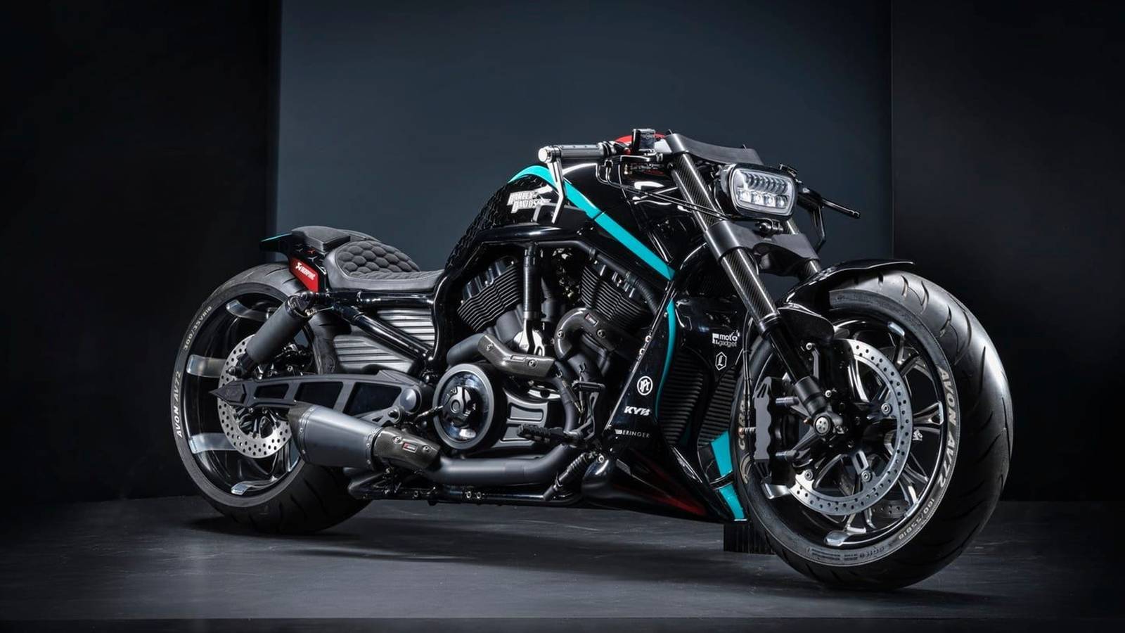 Custom Harley Davidson V Rod Looks Ludicrous In Its Mercedes AMG F1 custom-harley-davidson-v-rod-looks-ludicrous-in-its-mercedes-amg-f1