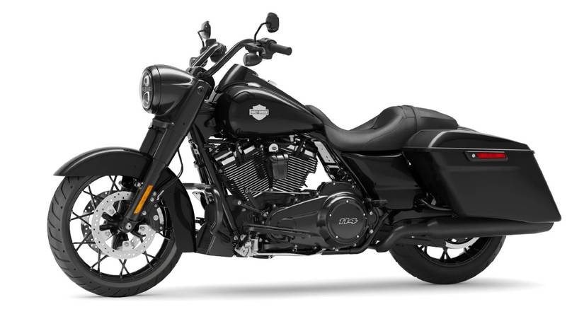 Drag Race: Tuned Harley-Davidson Bagger Shows Its Mettle Against A ...