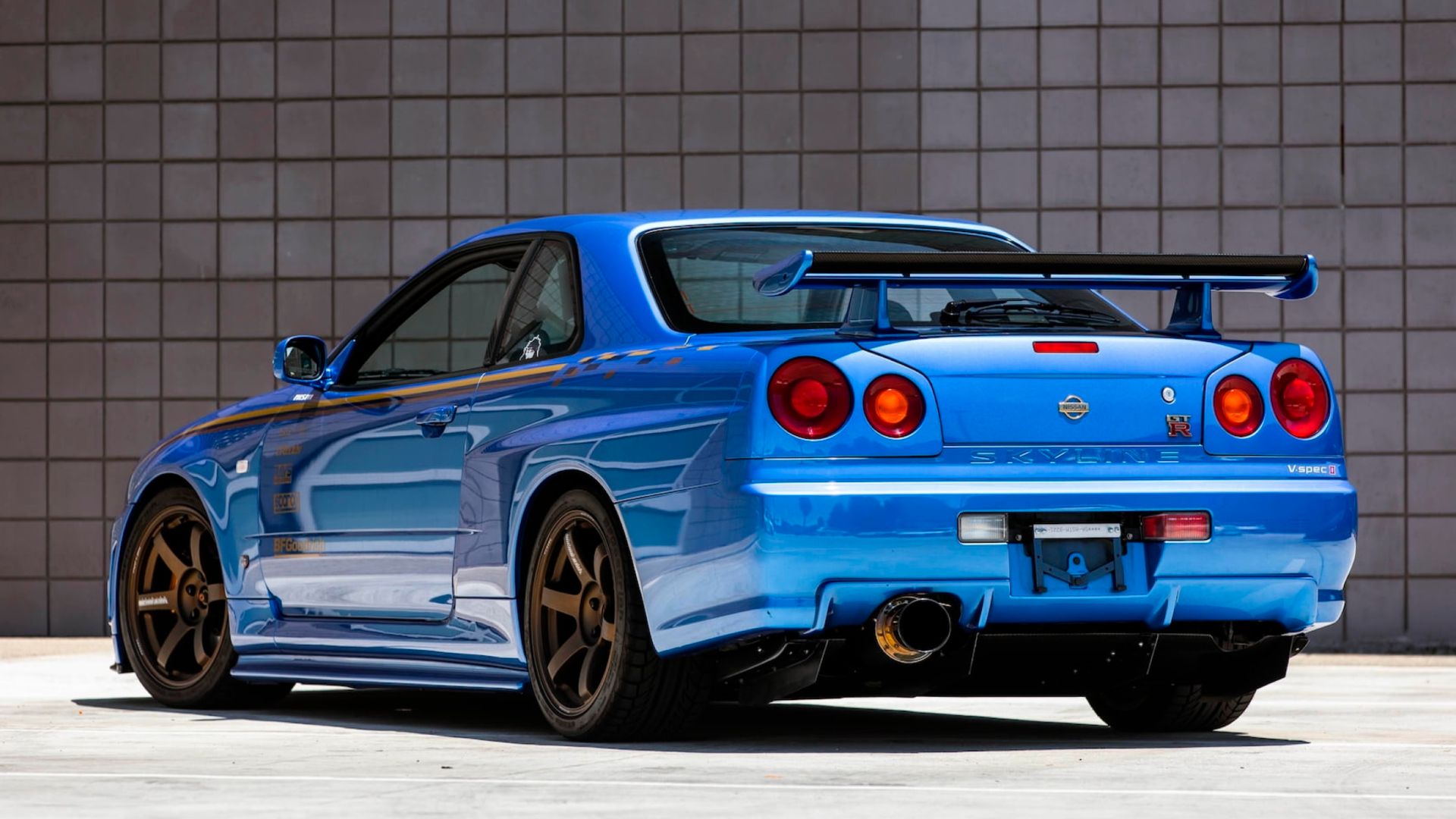 Nissan R34 Skyline GT-R Rear 