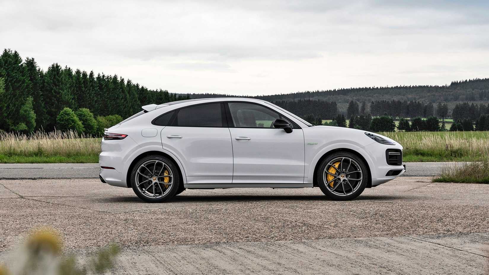 Porsche Cayenne Turbo S E-Hybrid Coupé Branco 2022