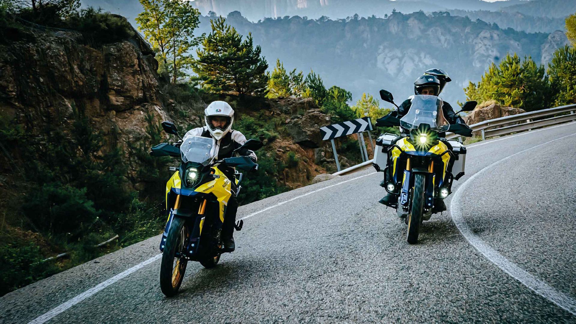 2023 Suzuki VStrom 800DE Performance, Price, And Photos