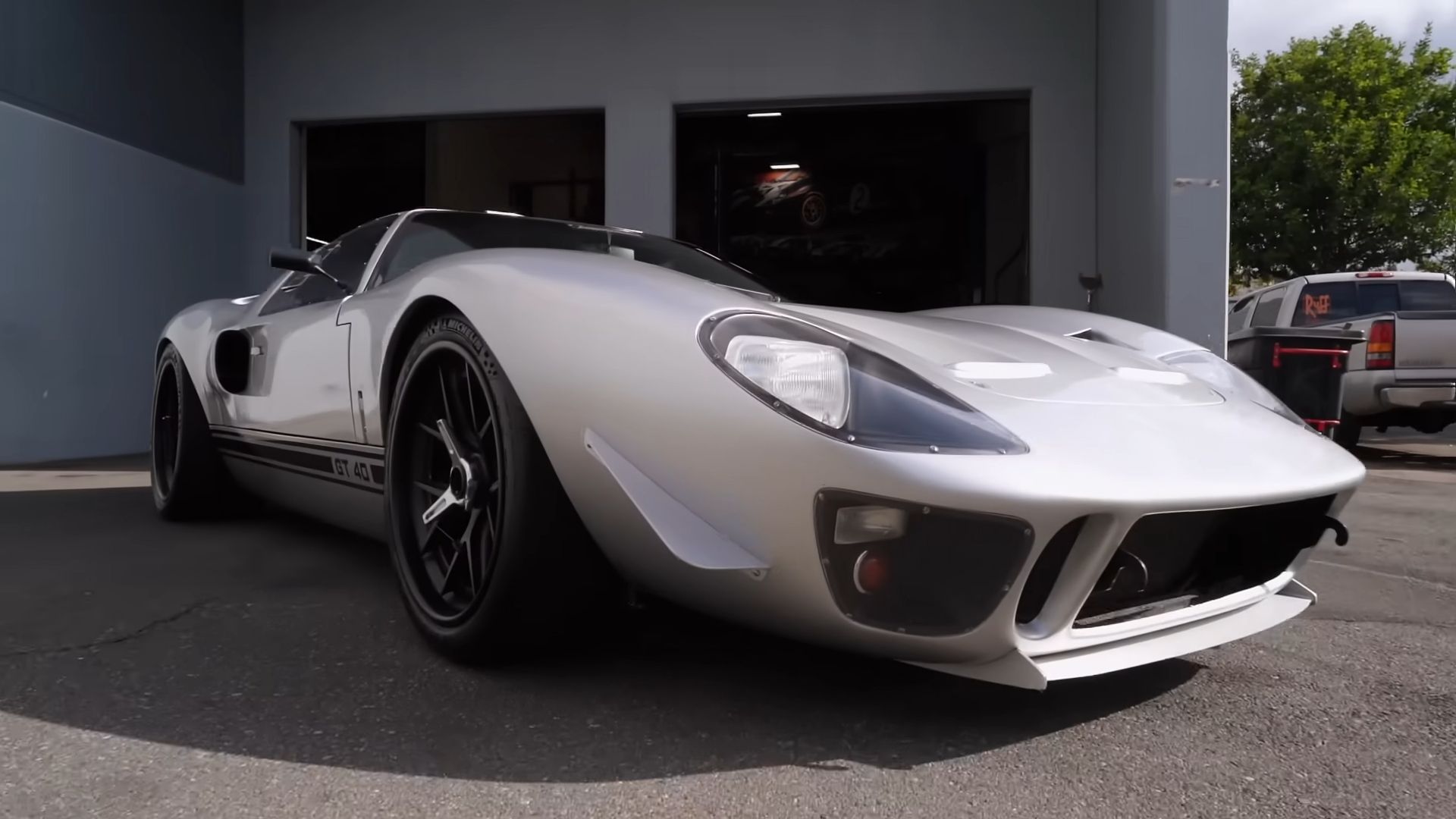 Superformance Ford GT40 Bridges Classic And Modern With Supercharged Power