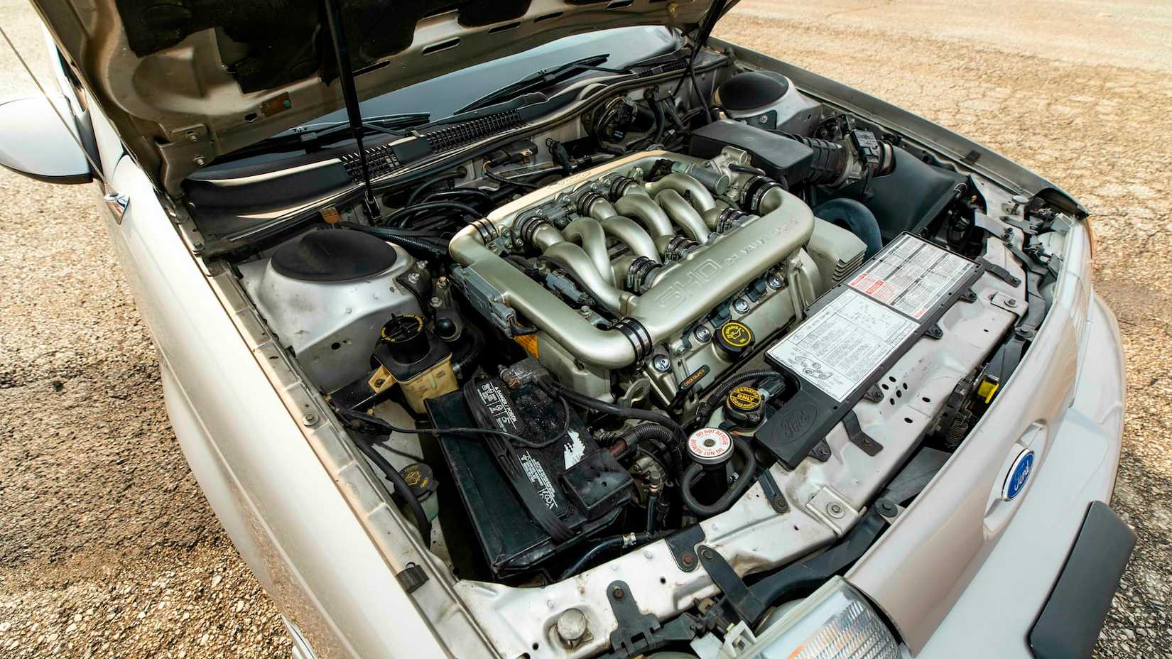 A parked 1989 Ford Taurus SHO 