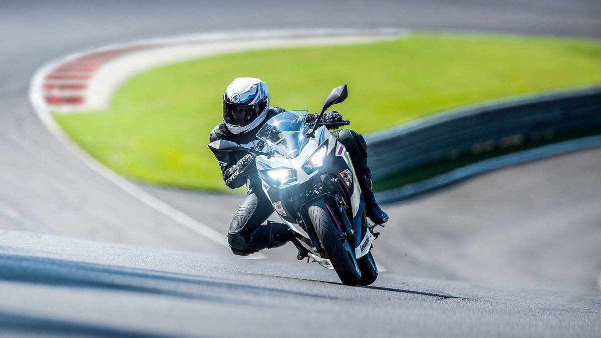 2023 Kawasaki Ninja 400 | TopSpeed