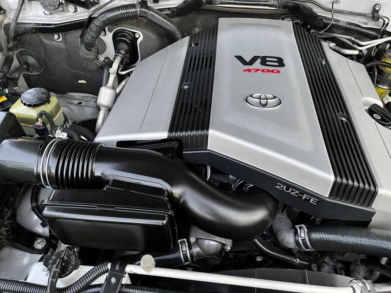 4.7 V-8 Toyota 2UZ-FE Engine