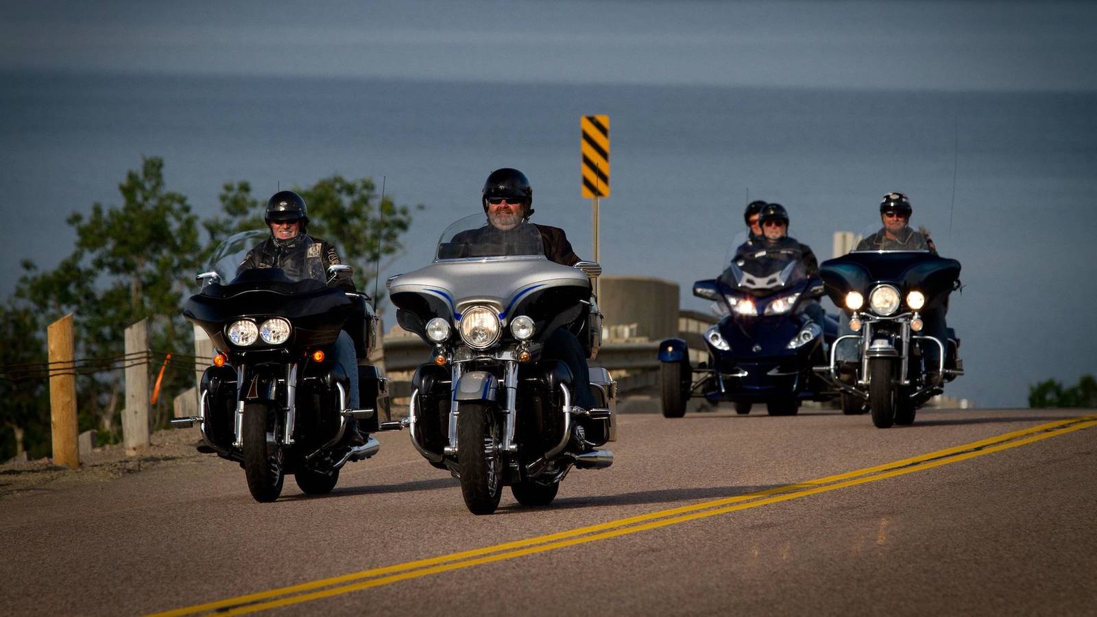10 Tips For Safe Motorcycle Group Riding
