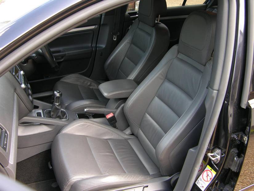 10 Reasons Why The 2004 Volkswagen Golf R32 Was The Coolest Hatchback ...