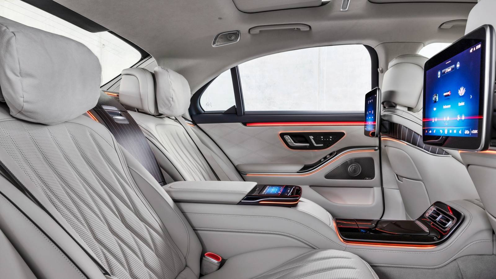 How Modern Cars Redefine Luxury And Technology