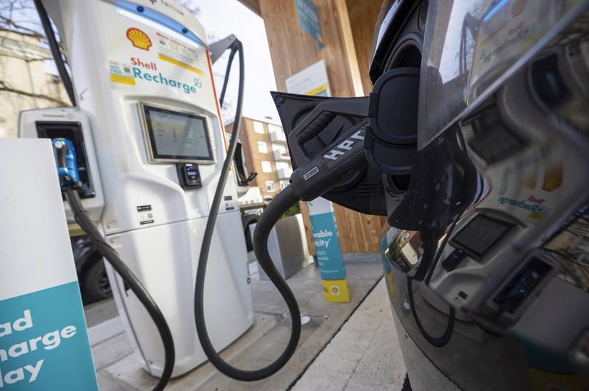 Oil Giant Shell Wants You To Help You Switch To An EV