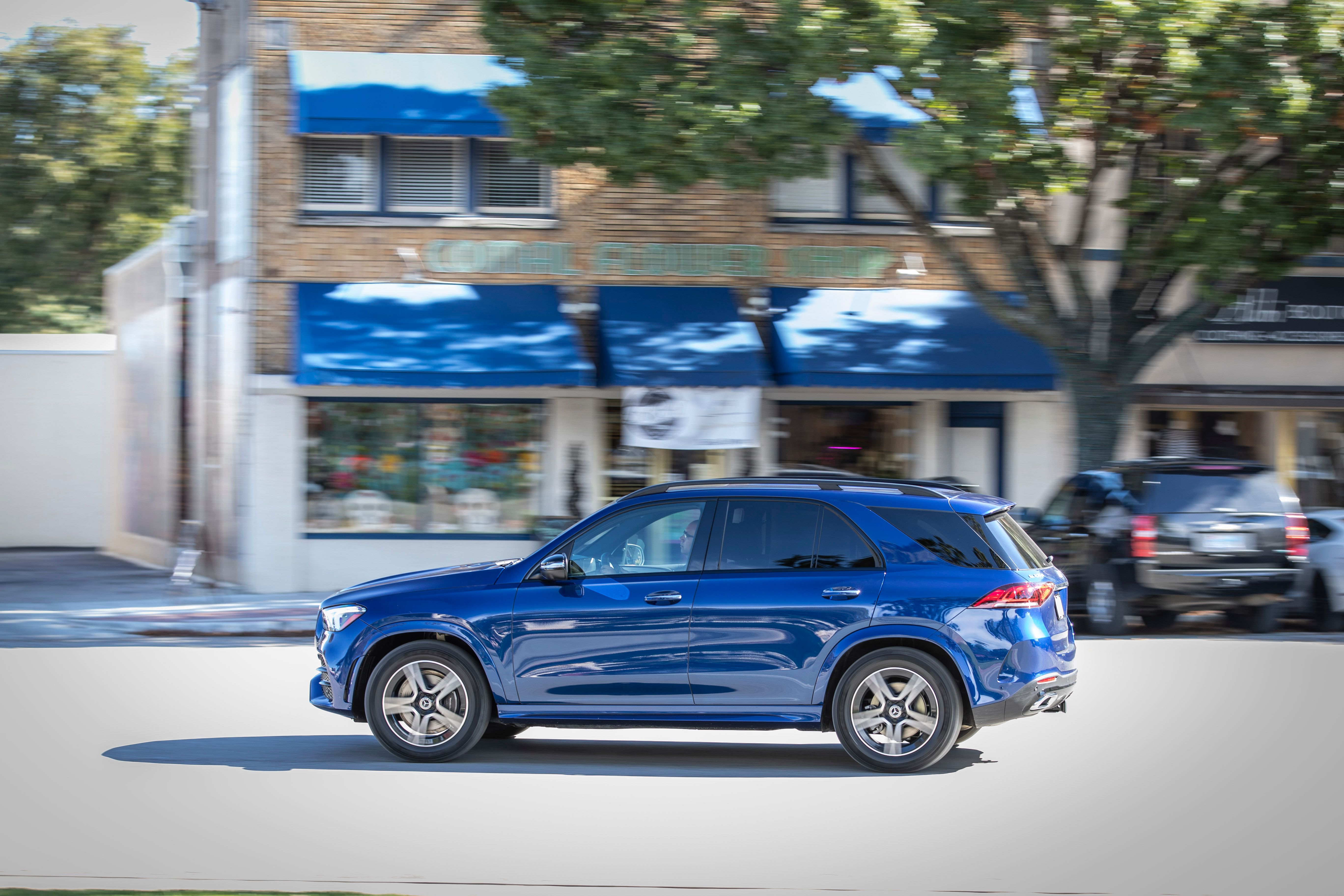 2021 Mercedes-Benz GLE azul 