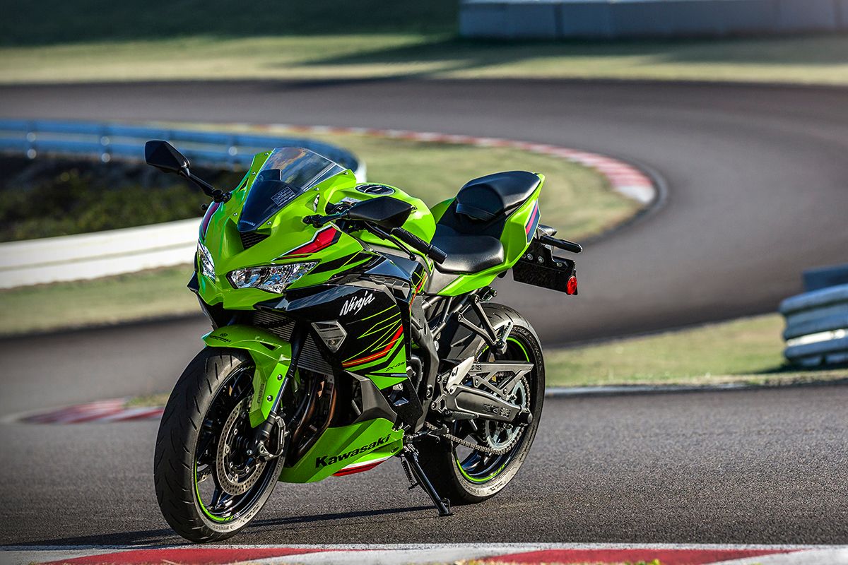 2023-kawasaki-ninja-zx-4r-2.