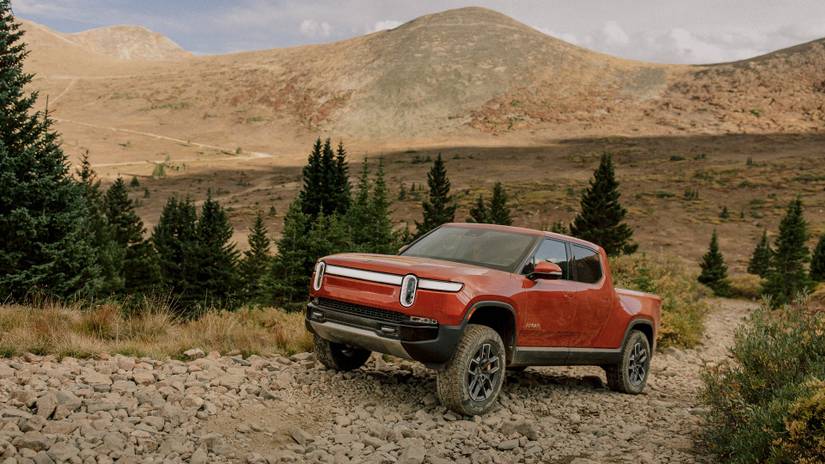 Comparison: Rivian R1T vs Chevy Silverado EV
