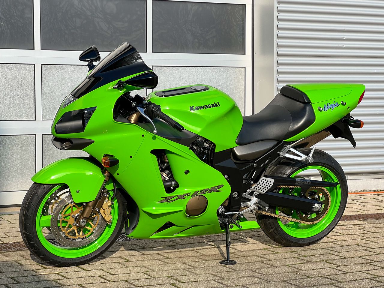 This 20-Year-Old Kawasaki Can Kick The New Suzuki Hayabusa's