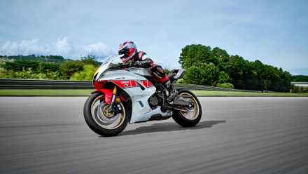 2022 YAMAHA YZF-R7