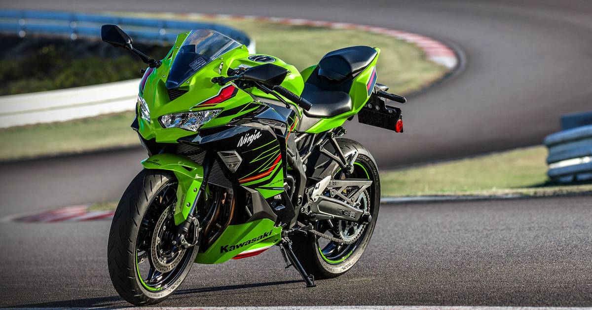Kawasaki Ninja ZX-4RR vs Kove 450RR - The Inline-Four 400cc