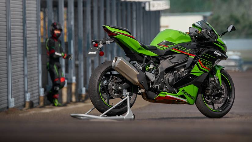 ちかりんこ New clothes for 2023 Kawasaki Ninja ZX-10R | MCNews