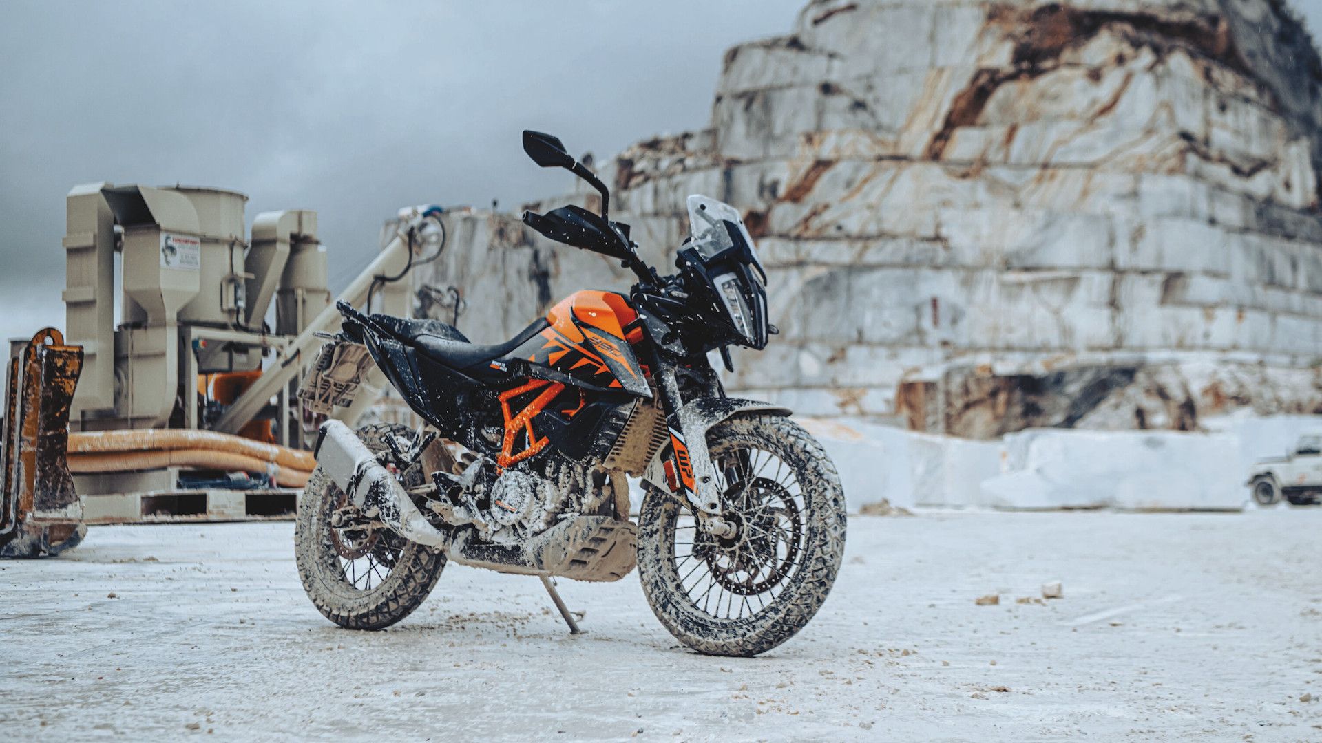 Ktm adventure 390 store on road price