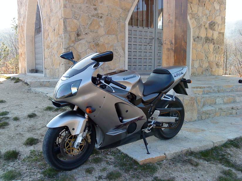 Ten Reasons Why We Love The Kawasaki Ninja ZX-12R