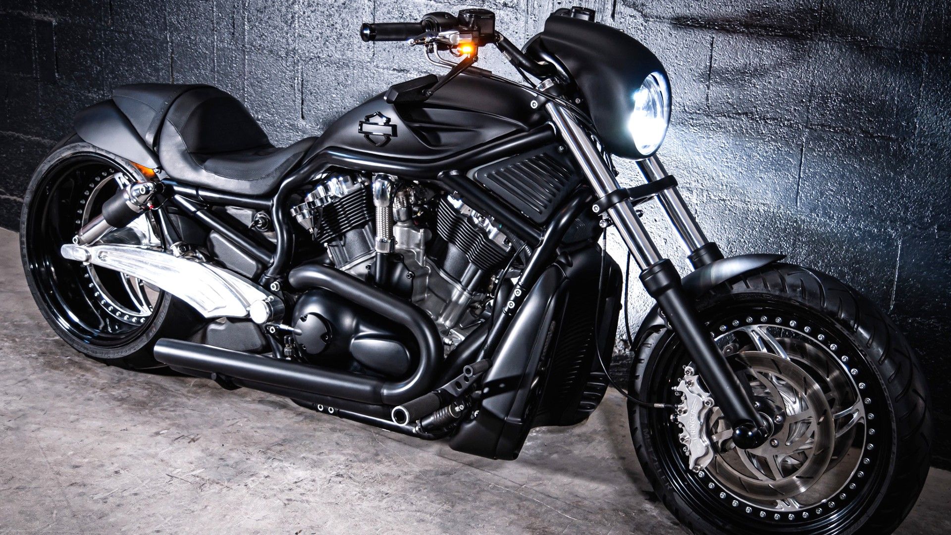 French-Built Harley-Davidson V-Rod Is American Muscle Made Better