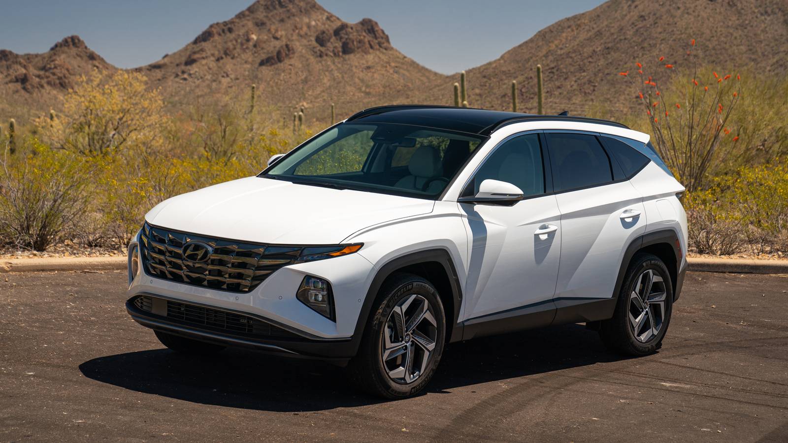 10 Hybrid SUVs That Are Perfect For City Driving, image size:1600x900