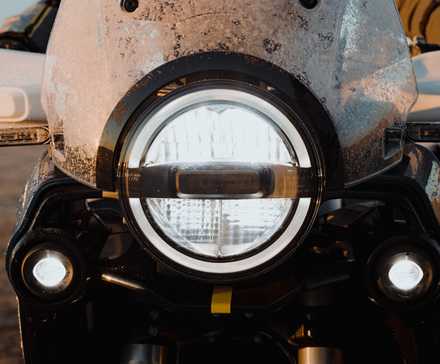 Detalhe de close-up do farol da Expedição Norden 901 2023