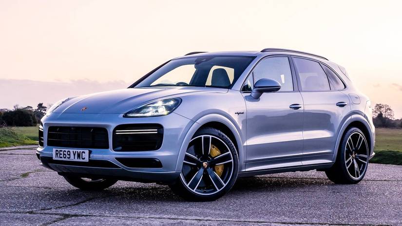 2020 white Porsche Cayenne Turbo S E-Hybrid