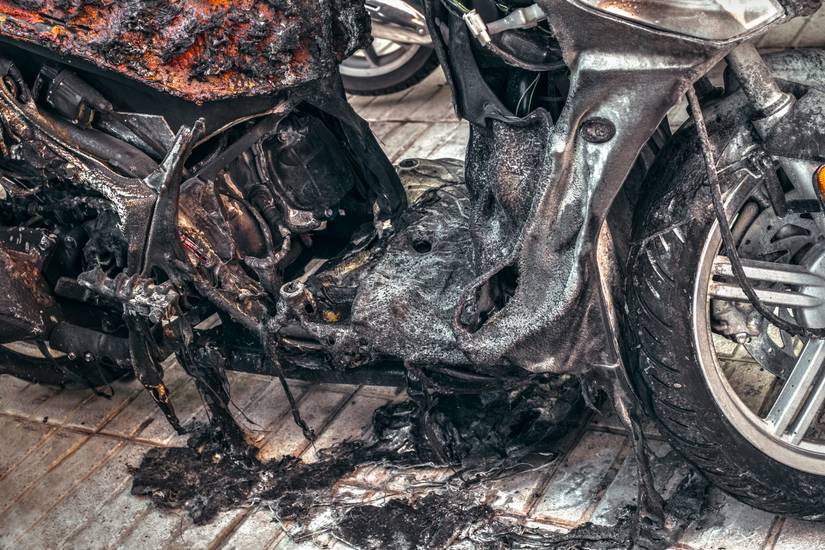 VIDEO: This Electric Motorcycle Battery Explosion Will Give You Serious ...