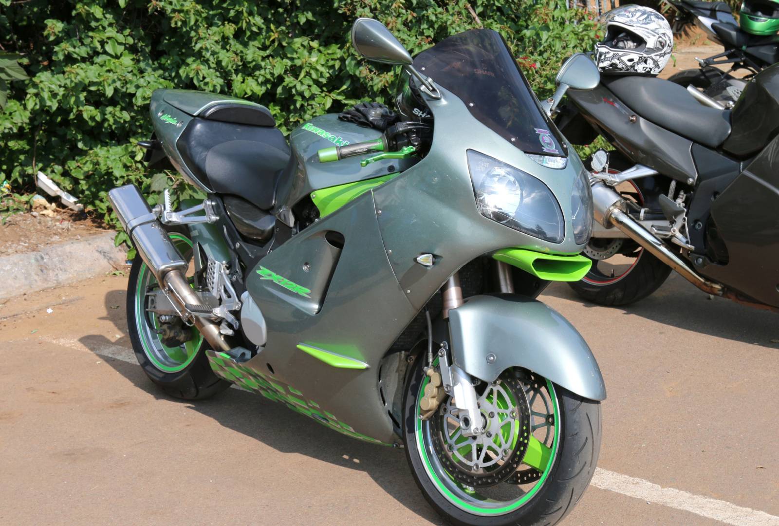 Ten Reasons Why We Love The Kawasaki Ninja ZX-12R