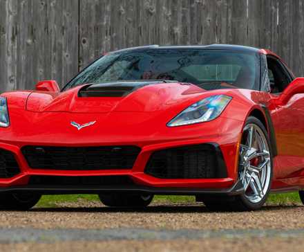 Um Chevrolet Corvette ZR1 2019 estacionado