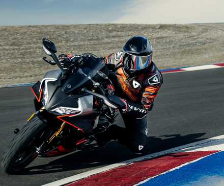 2023 CFMoto 450SS Ação