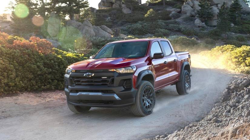5 Reasons To Buy The Chevrolet Colorado (5 Reasons To Wait For The Ford ...