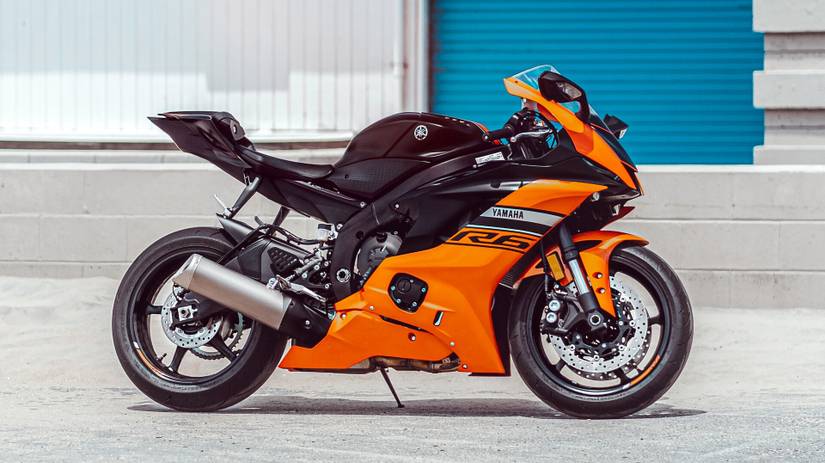 5 Reasons Why We Love The Yamaha R7 (And 5 Why The Old R6 Is Better)