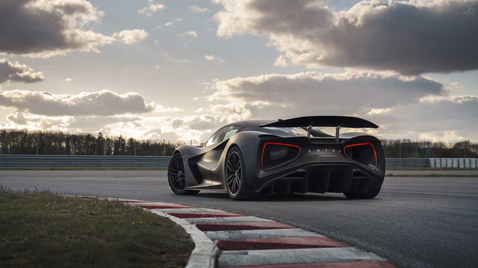 5 Ways The Lotus Evija Remains The Lightest EV Hypercar