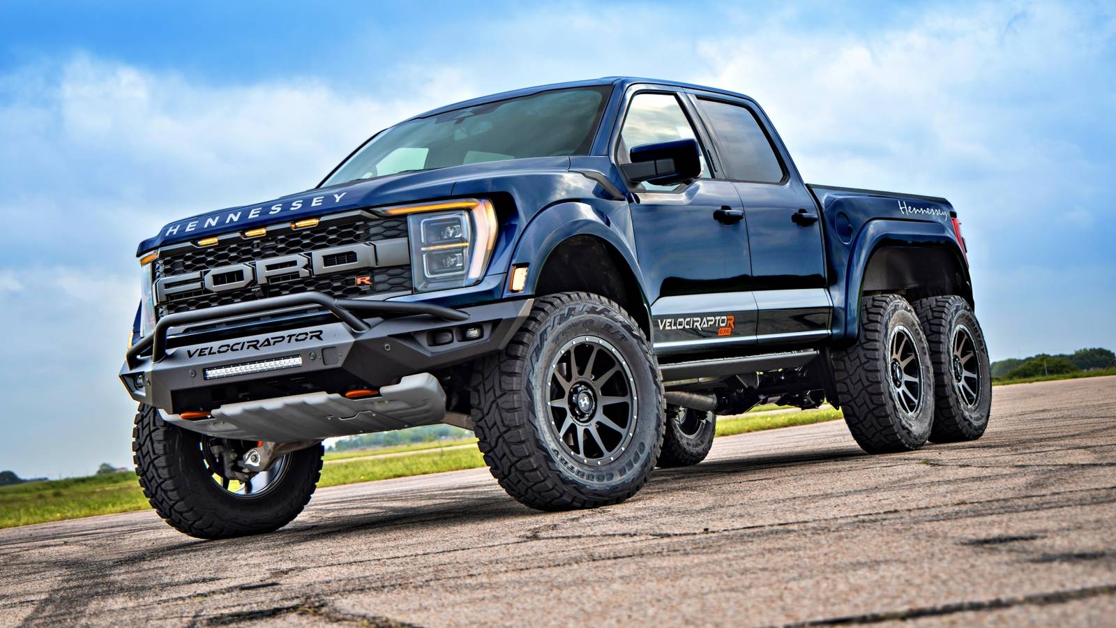 VelociRaptoR 6x6 By Hennessey Performance: Metamorphosis Of The Ford F ...