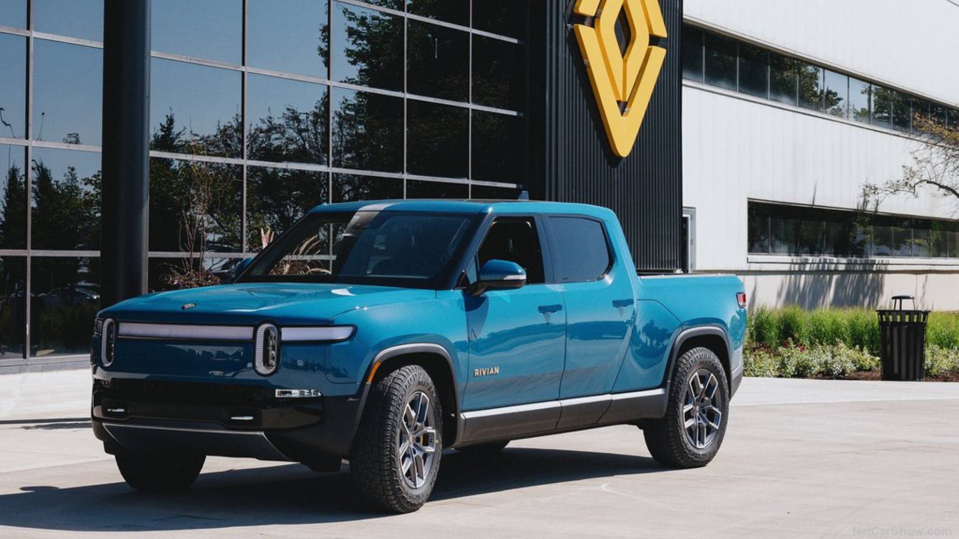 Rvt Rivian What Makes The Rivian R1T Such An Irresistible Electric Pickup Truck