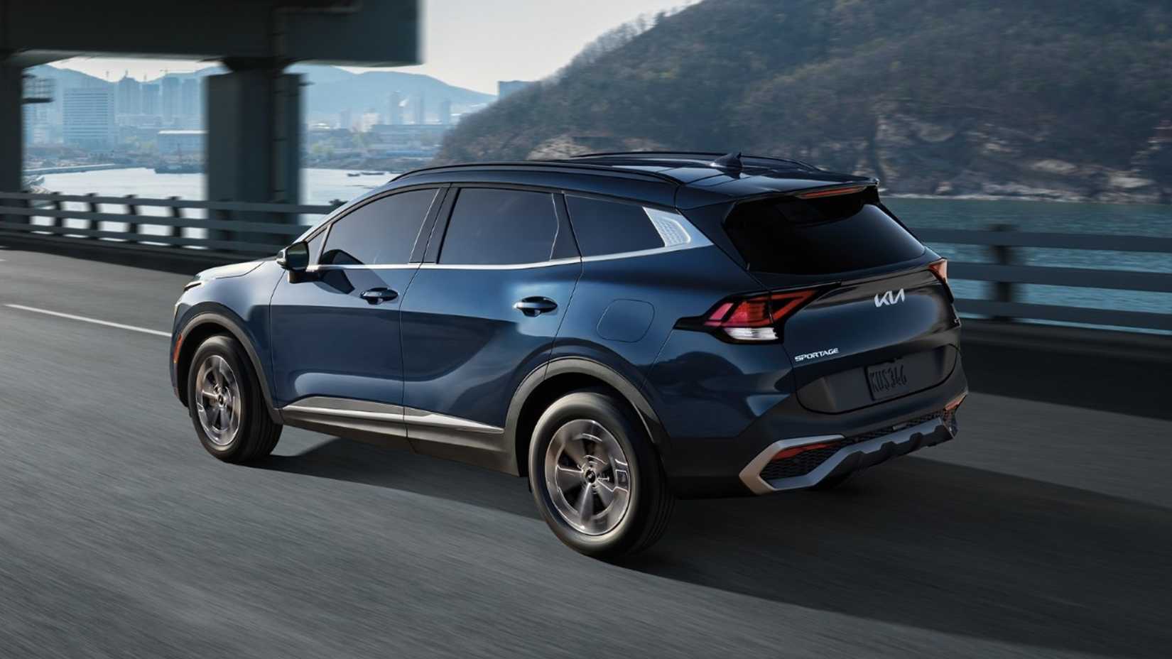 2023 Kia Sportage Hybrid rear 3/4